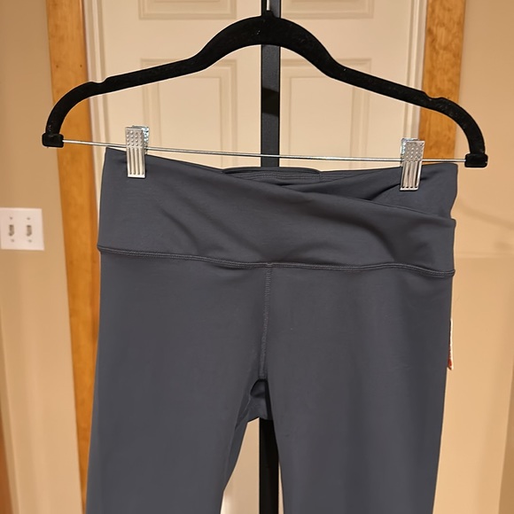 FREE PEOPLE women’s Wrap Lose Control Leggings - Gravel Stone - Picture 7 of 15